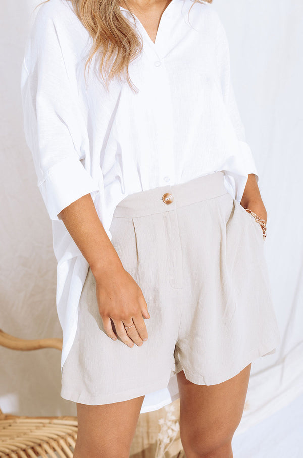 ADELINE SHORTS // KHAKI